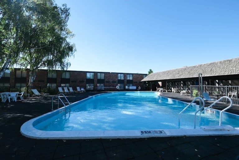 Fireside Inn Suites Portland 768x513