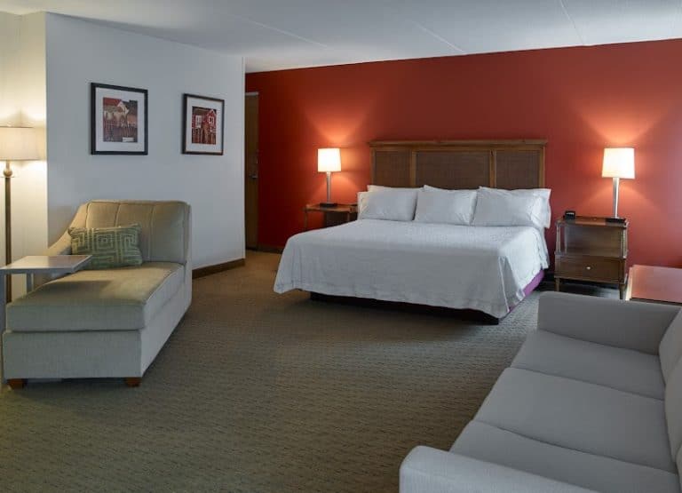 Hampton Inn Portland Airport 768x555